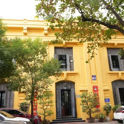 NÉT ĐẸP CỦA NGÔI TRƯỜNG CỔ KÍNH HƠN 100 NĂM TUỔI